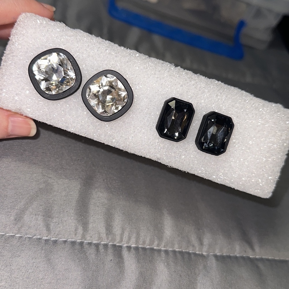New studs 🖤 both pair sold together